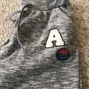 Distressed joggers with pockets and drawstring